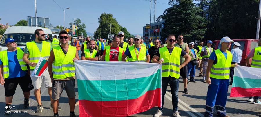 И ДНЕС 29.07.2022 Г. НАЦИОНАЛНИЯ ПРОТЕСТ НА СТРОИТЕЛНИЯ БРАНШ ПРОДЪЛЖАВА НА ТЕРИТОРИЯТА НА СТРАНАТА